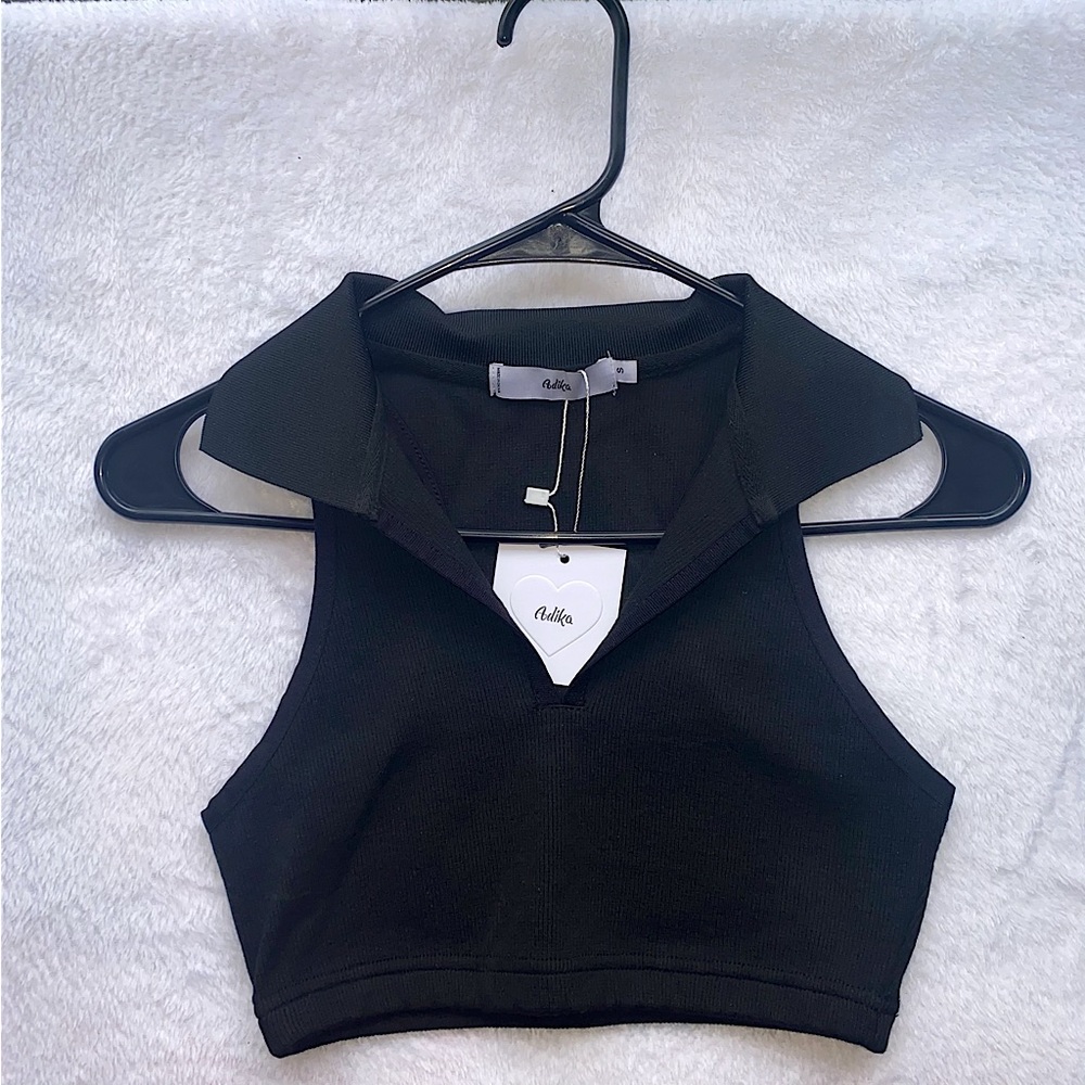 BRAND NEW BLACK COLLAR CROP TOP🖤🐝